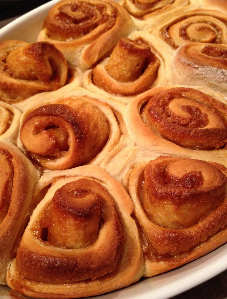 zimtschnecken | cinnamon rolls • Nom Noms food