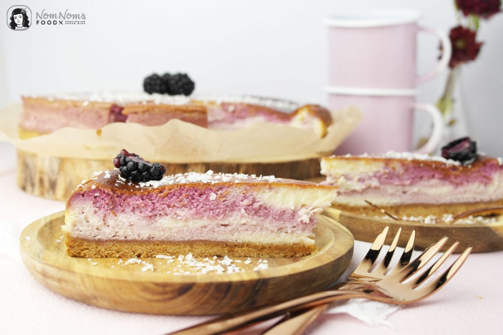 Brombeer-Käsekuchen mit weißer Schokolade - Nom Noms food Brombeer-Käsekuchen mit weißer Schokolade - Nom Noms food