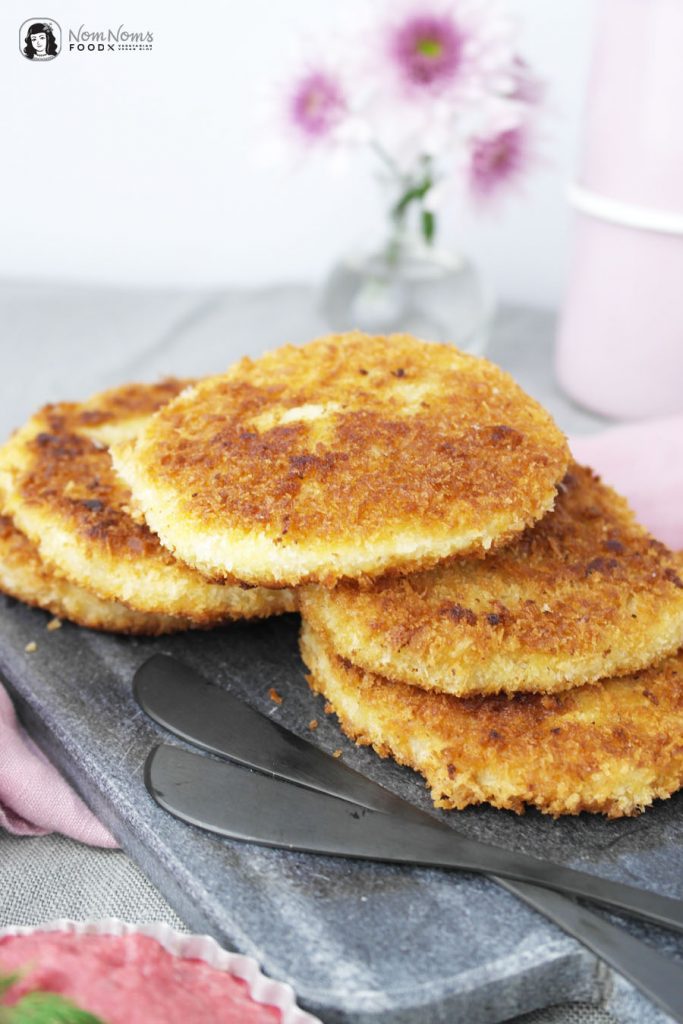 Sellerie-Schnitzel mit Rote-Bete-Apfel-Meerrettich-Dip - Nom Noms food