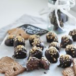 Knusprige Krokant-Spekulatius-Schokoladen-Pralinen
