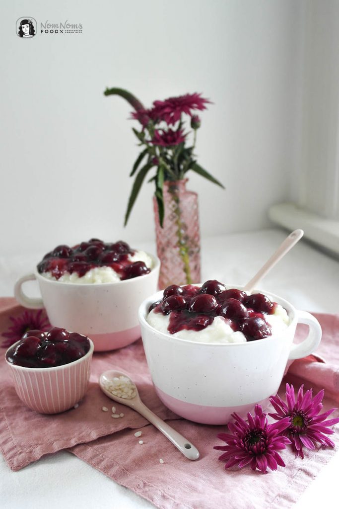 Omas schneller cremiger Milchreis mit Kirsch-Kompott - Nom Noms food