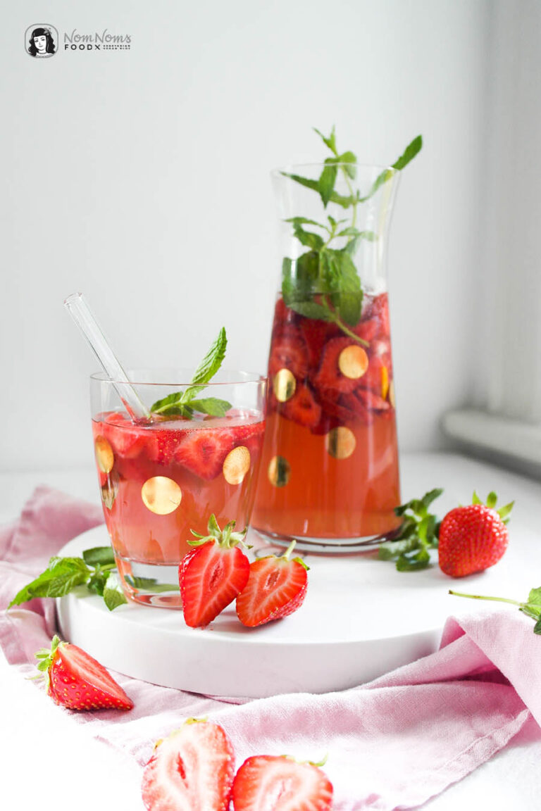 Alkoholfreie Erdbeer-Holunderblüten-Rosé-Bowle - Nom Noms food