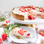Cremiger Kokos-Kefir-Kuchen mit Erdbeeren fluffig lecker Erdbeerkuchen