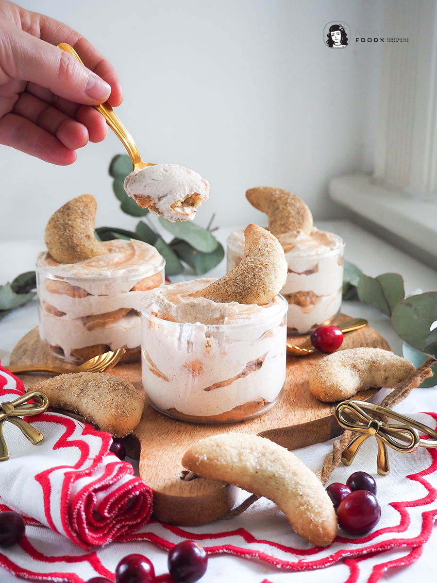 Knusprig-cremiges Vanillekipferl-Tiramisu mit Zimt-Creme - Dessert im Glas