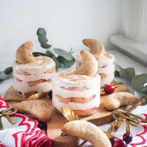 Knusprig-cremiges Vanillekipferl-Tiramisu mit Zimt-Creme - Dessert im Glas