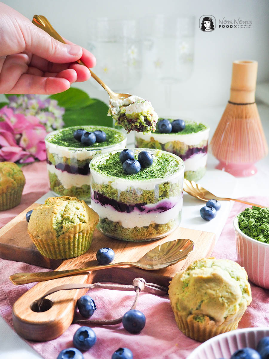 Matcha-Blaubeer-Tiramisu im Glas mit Matcha-Muffins aus dem Airfyer Backen mit Butterschmalz