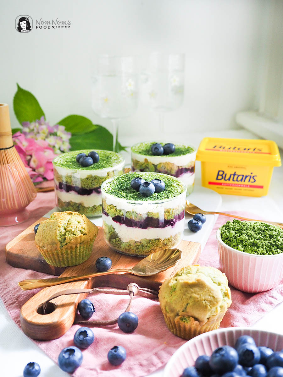 Matcha-Blaubeer-Tiramisu im Glas mit Matcha-Muffins aus dem Airfyer Backen mit Butterschmalz