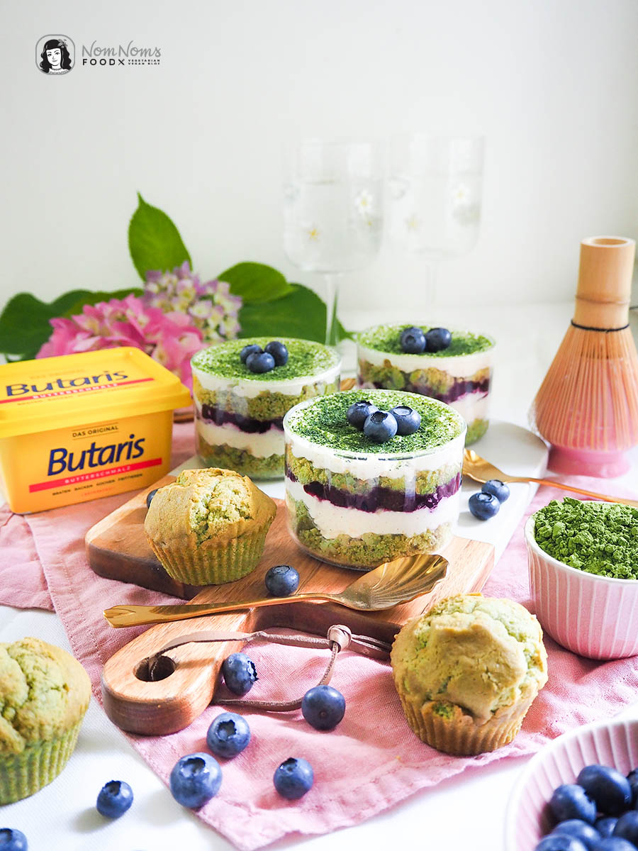 Matcha-Blaubeer-Tiramisu im Glas mit Matcha-Muffins aus dem Airfyer Backen mit Butterschmalz